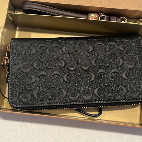 Coach long zip around wallet NIB - Picture 5 of 9